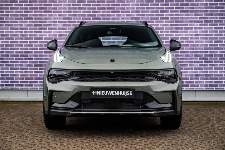 Vehicle Image 8