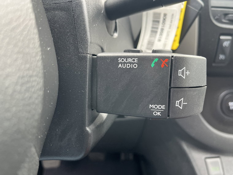 Vehicle Image 38