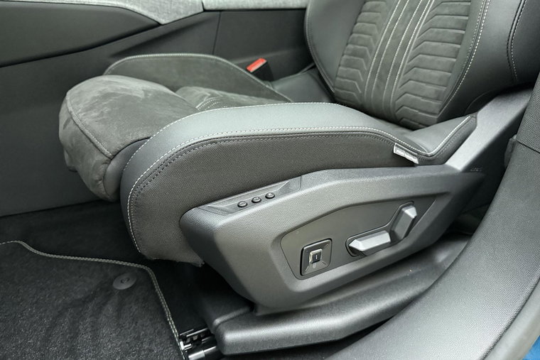 Vehicle Image 23