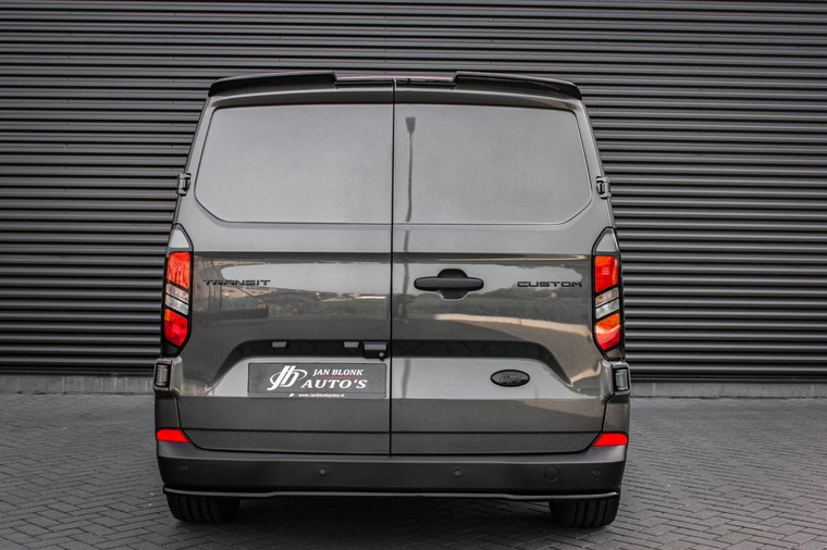 Vehicle Image 36