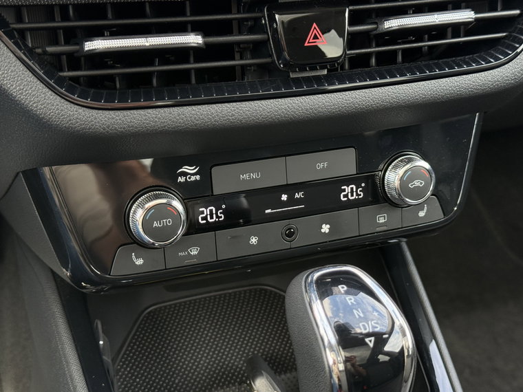 Vehicle Image 24