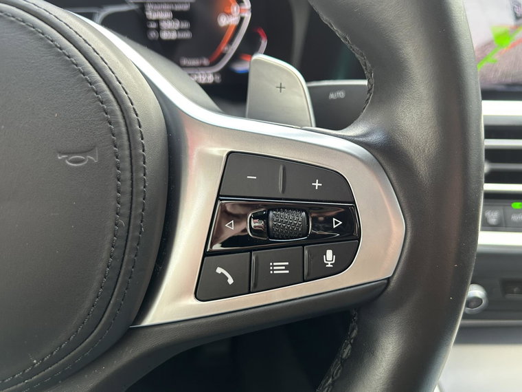 Vehicle Image 24