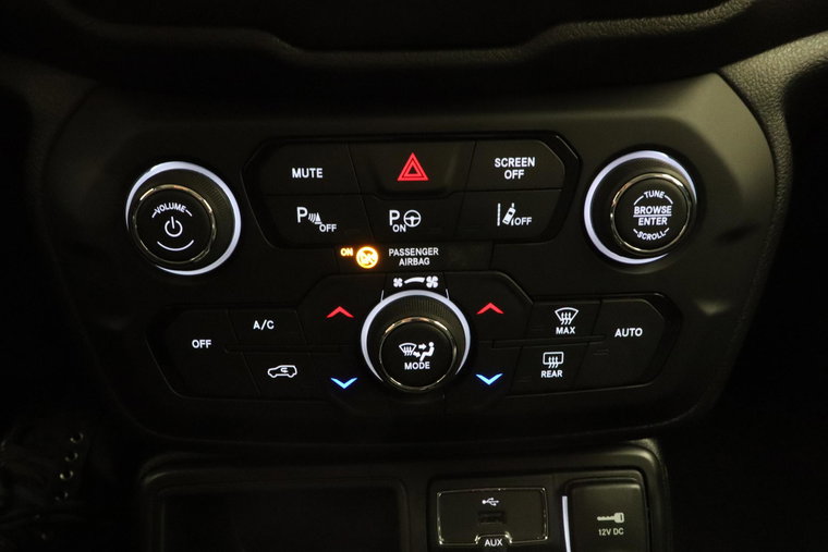 Vehicle Image 22