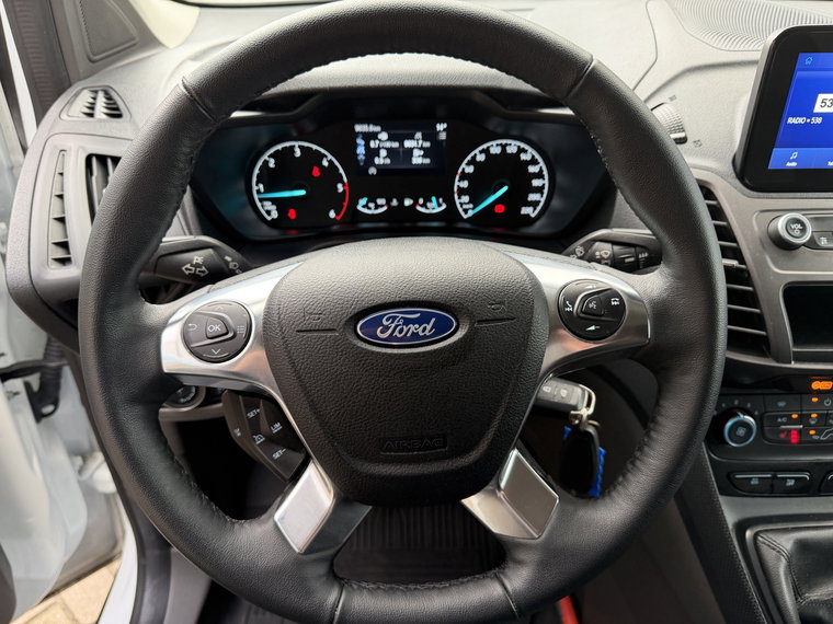 Vehicle Image 32