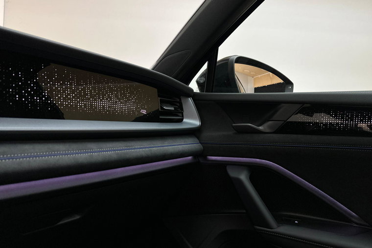 Vehicle Image 24