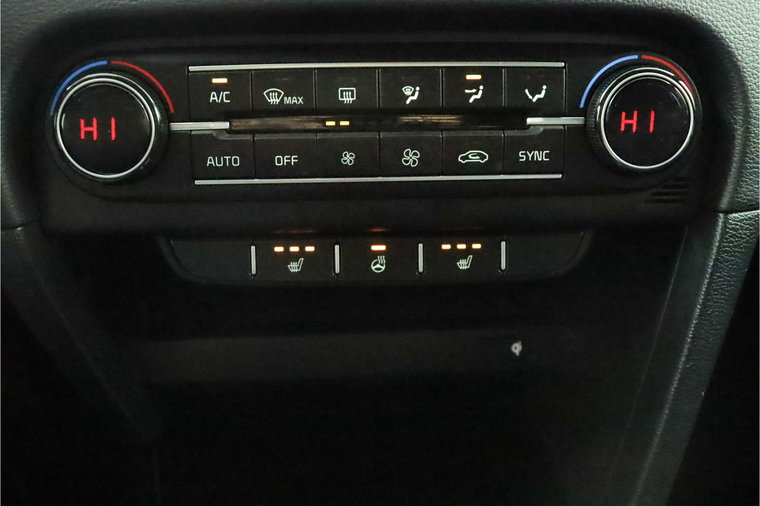 Vehicle Image 28