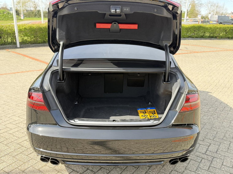 Vehicle Image 33