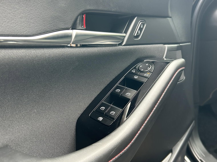 Vehicle Image 24