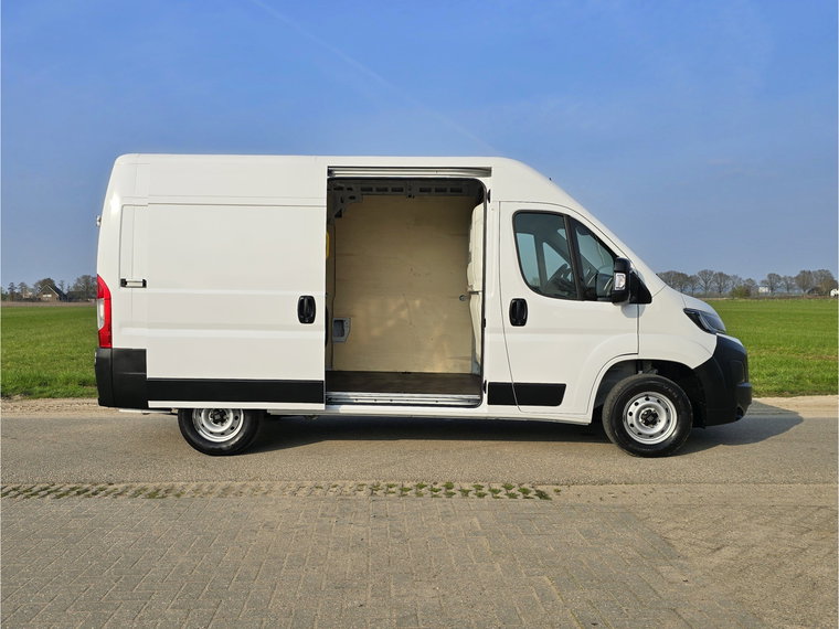 Vehicle Image 27
