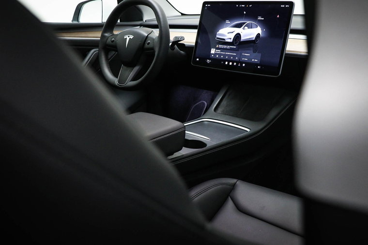 Vehicle Image 13