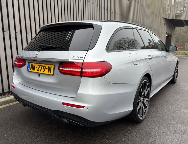 Vehicle Image 28