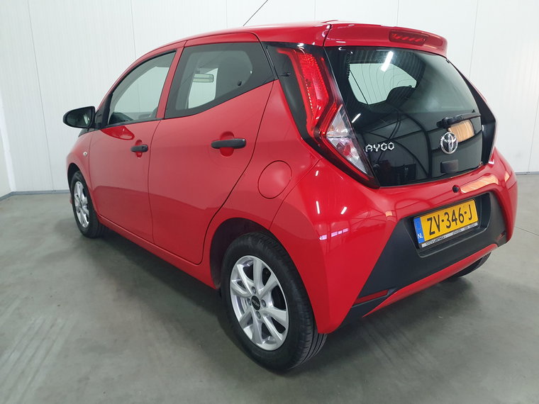 Vehicle Image 16