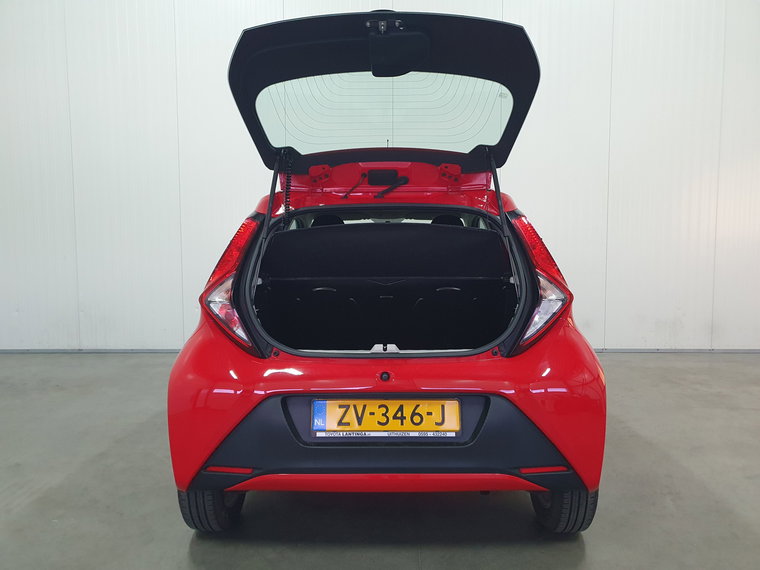 Vehicle Image 23