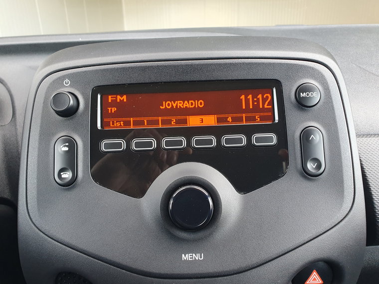 Vehicle Image 25