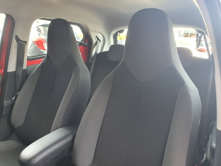 Vehicle Image 38