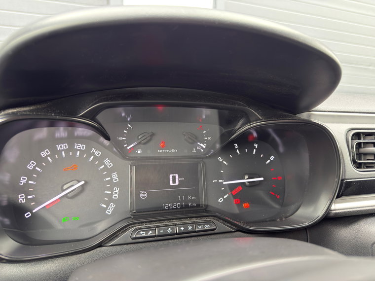 Vehicle Image 17