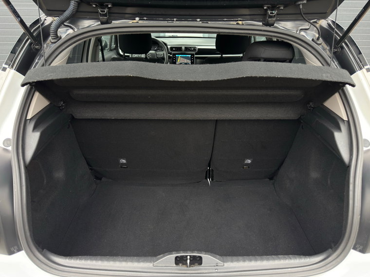 Vehicle Image 25