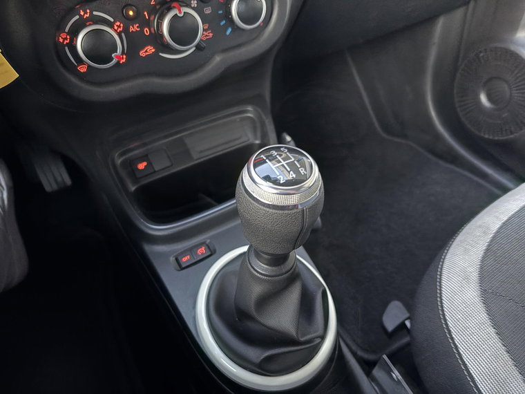 Vehicle Image 23