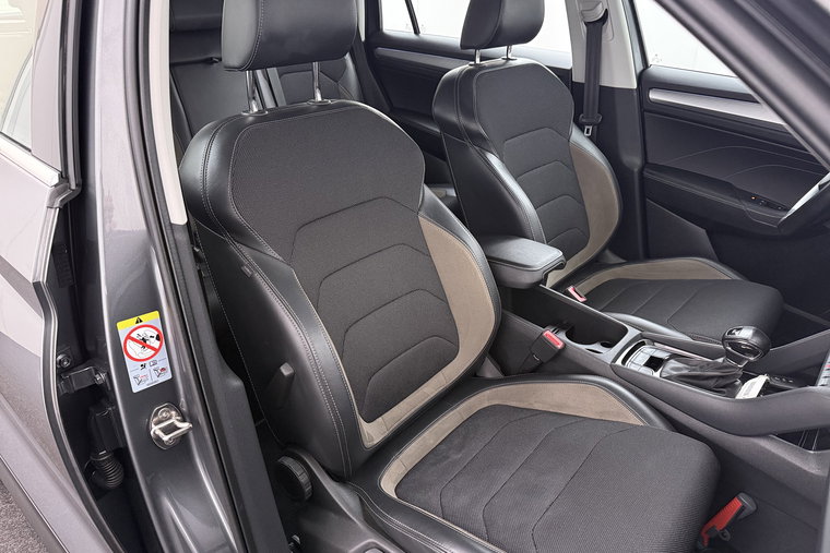 Vehicle Image 16