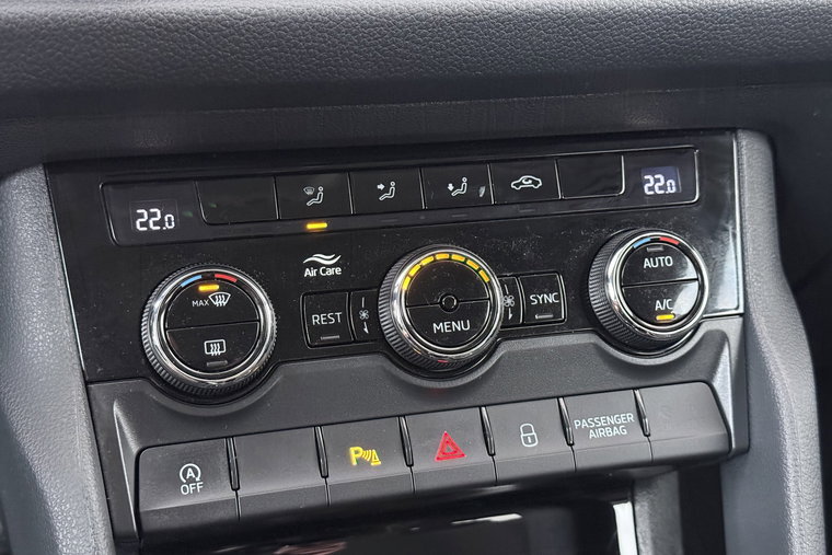 Vehicle Image 32