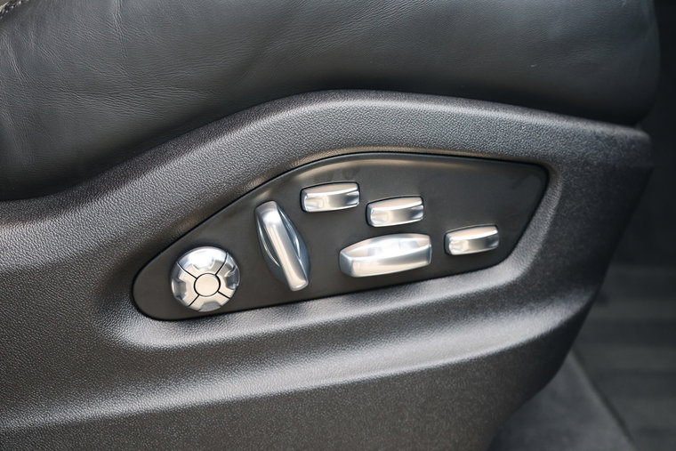 Vehicle Image 22