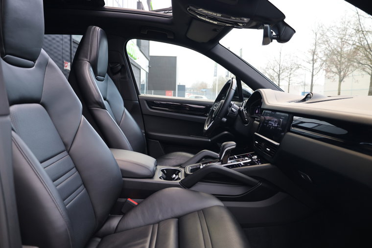 Vehicle Image 11