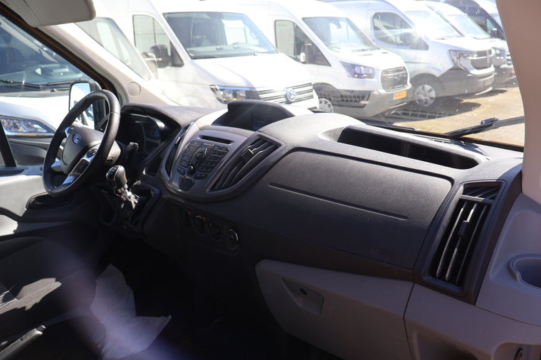 Vehicle Image 35