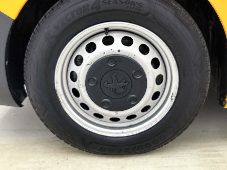 Vehicle Image 18
