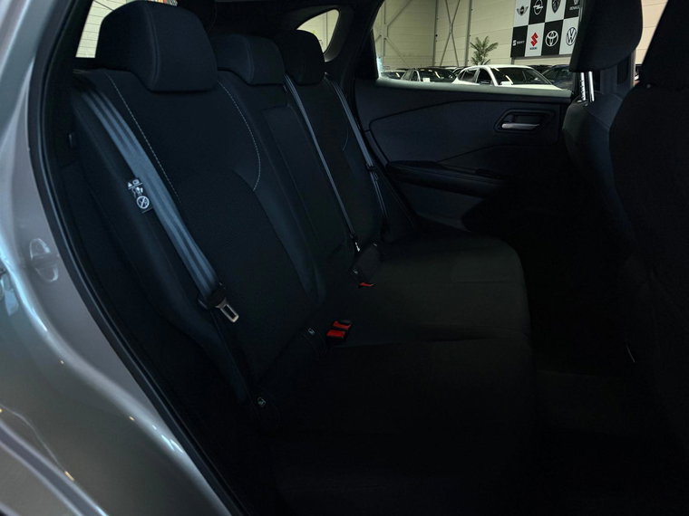 Vehicle Image 21