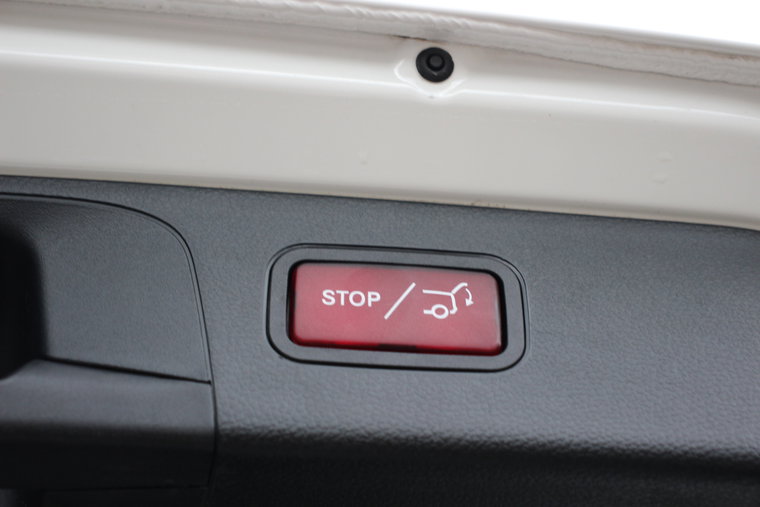 Vehicle Image 32