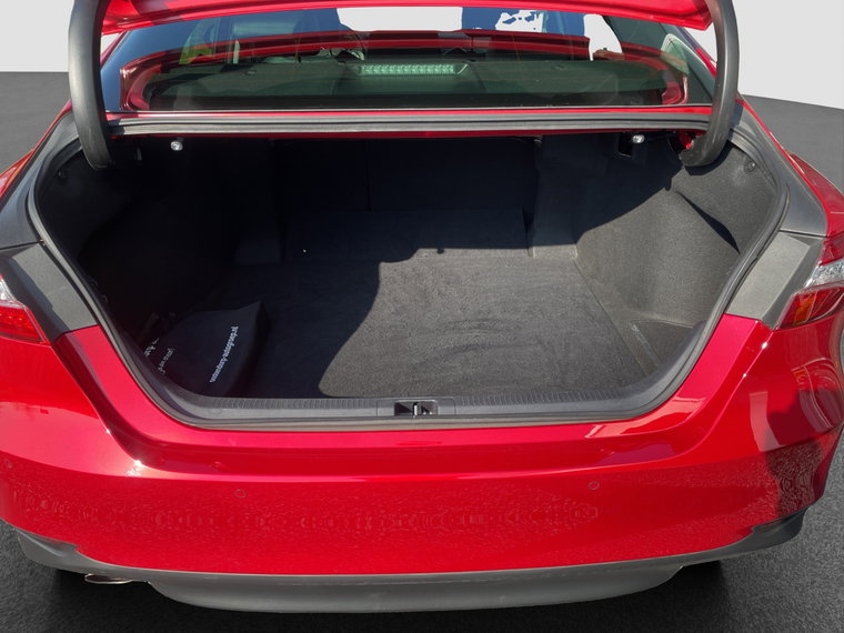 Vehicle Image 25