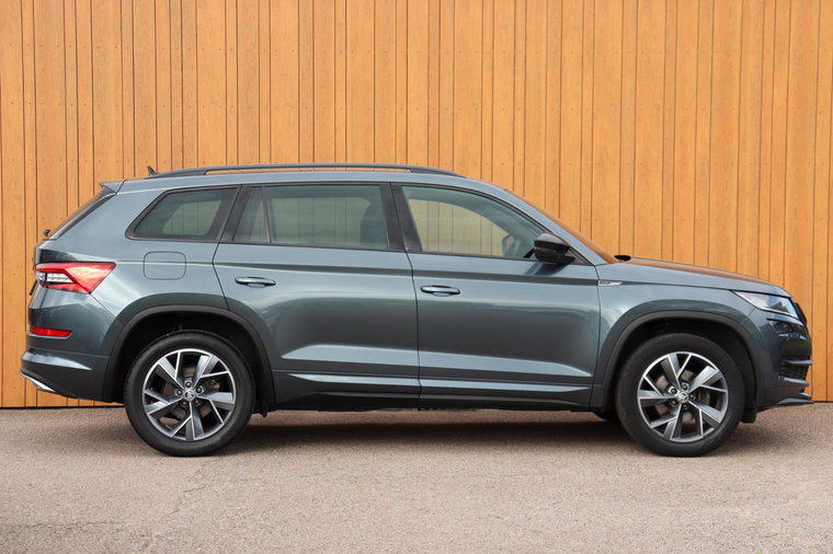 Vehicle Image 5