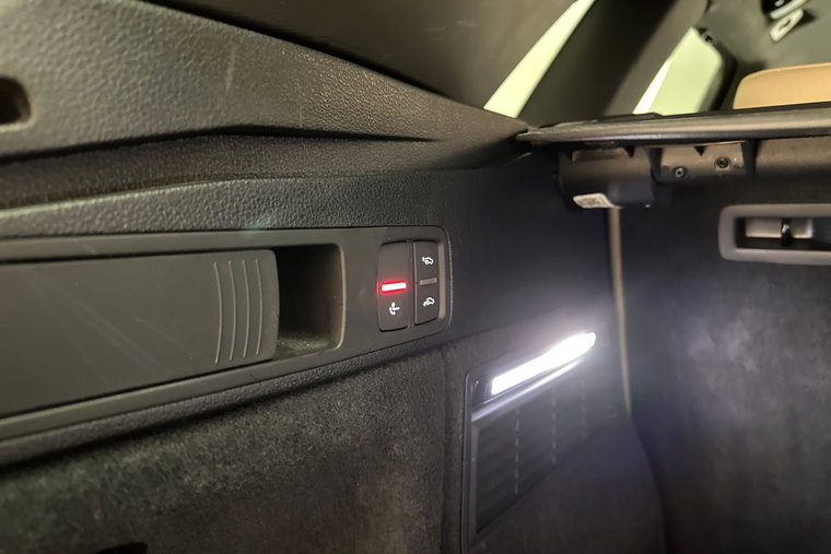 Vehicle Image 38