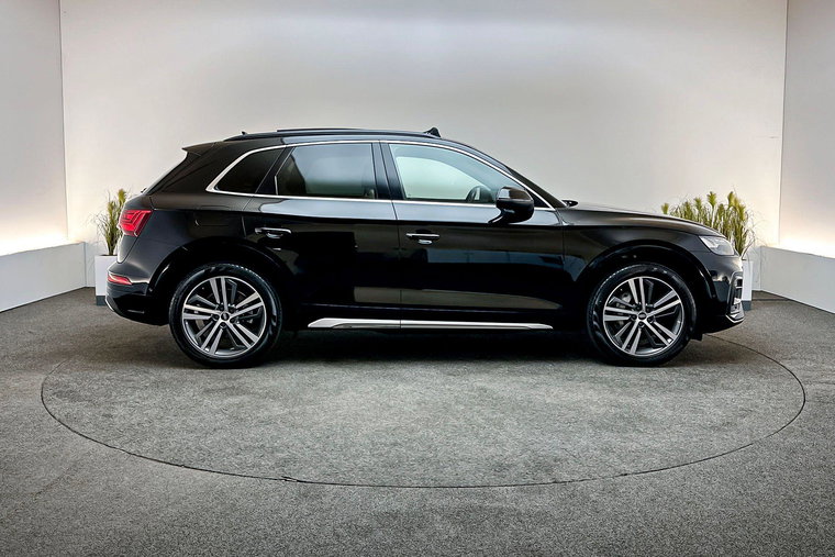 Vehicle Image 8