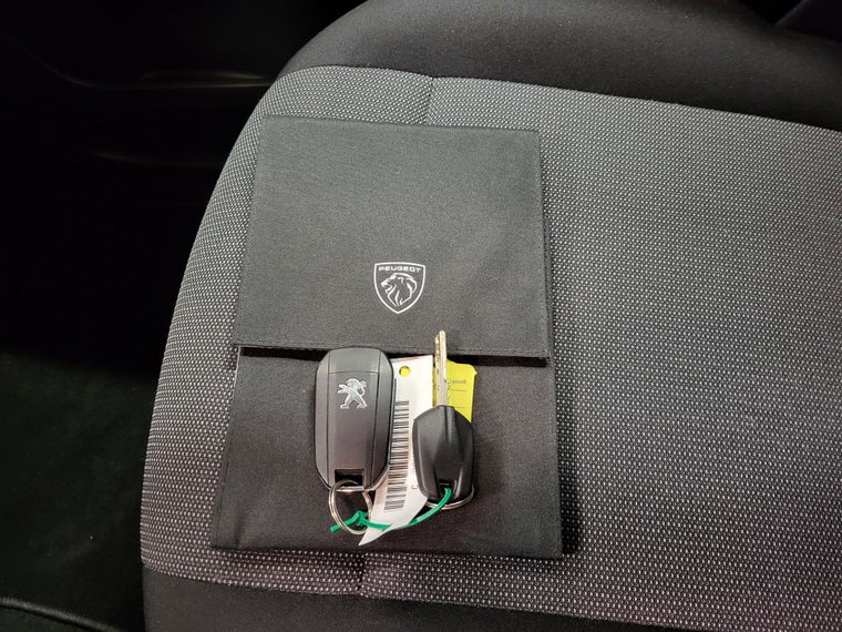 Vehicle Image 16