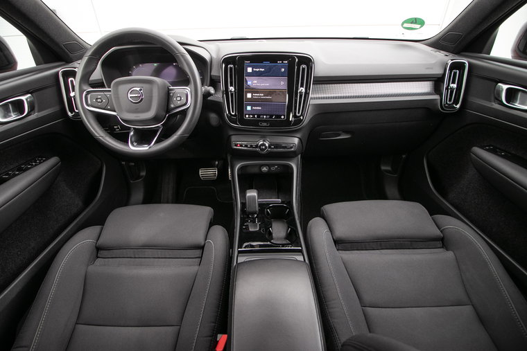 Vehicle Image 16