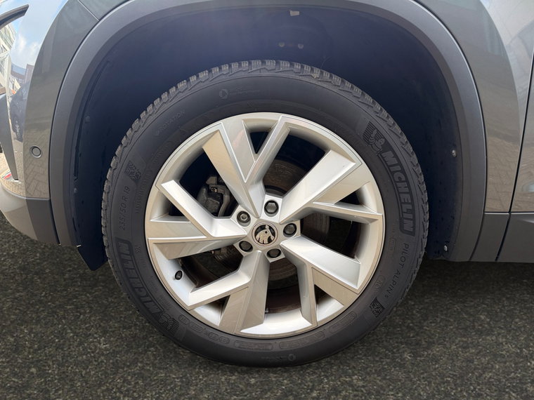 Vehicle Image 23