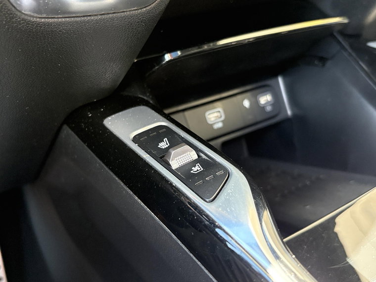 Vehicle Image 41