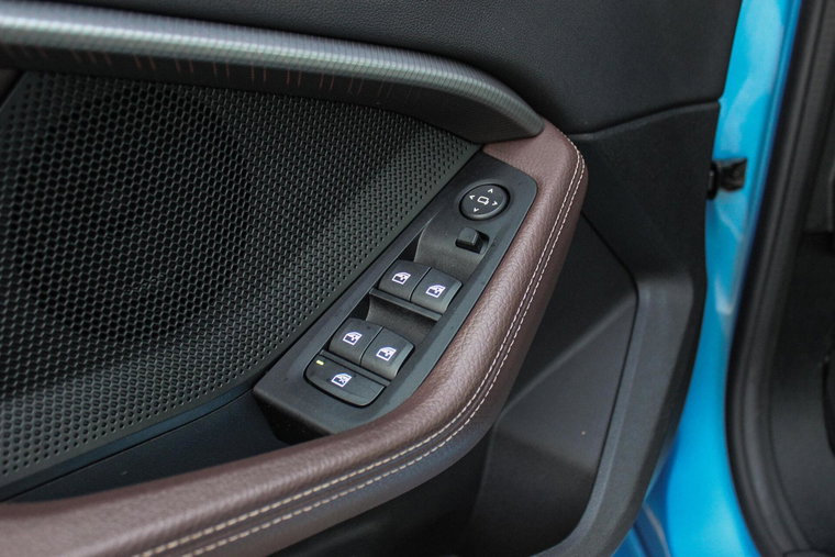 Vehicle Image 35