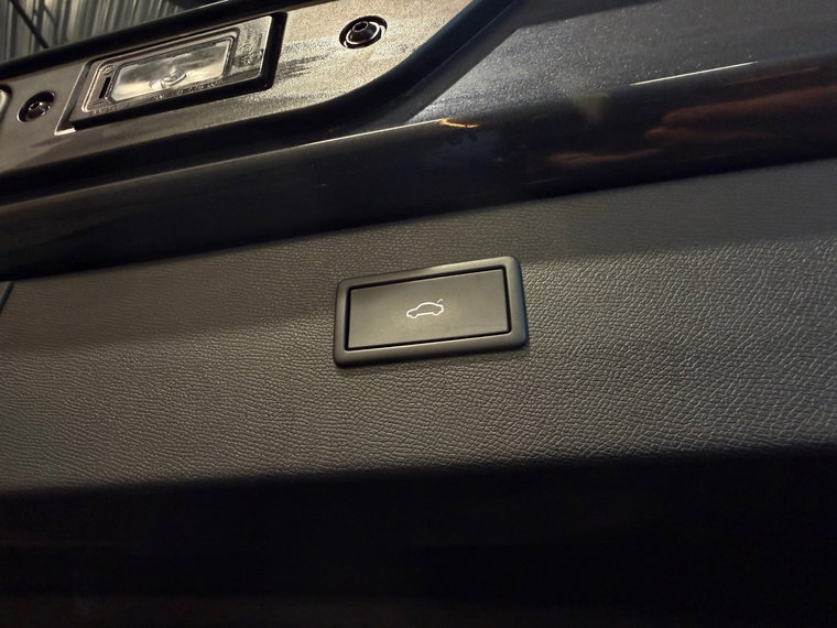 Vehicle Image 39