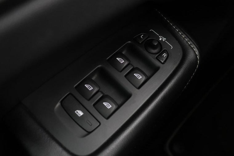 Vehicle Image 43