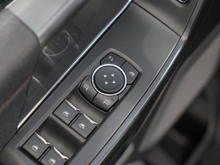 Vehicle Image 24