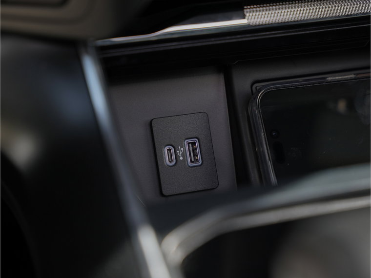 Vehicle Image 37