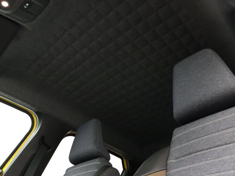 Vehicle Image 32