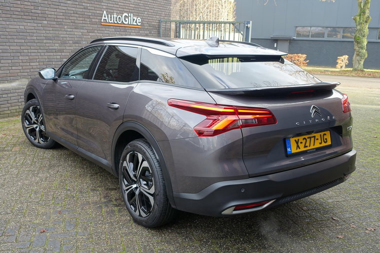 Vehicle Image 15