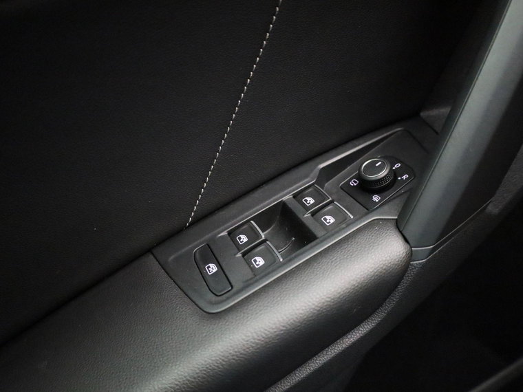 Vehicle Image 27