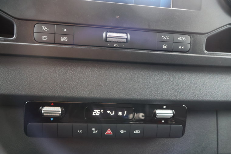 Vehicle Image 36