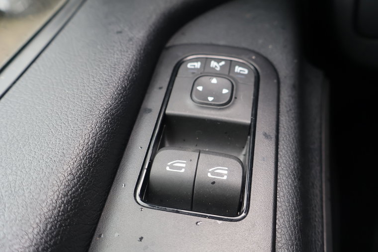 Vehicle Image 42