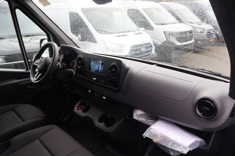 Vehicle Image 45