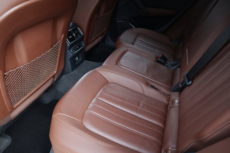 Vehicle Image 23